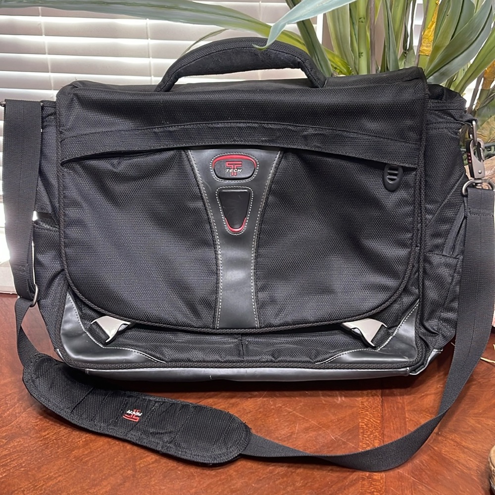 Tumi T-Tech Pulse Laptop Messenger Bag briefcase